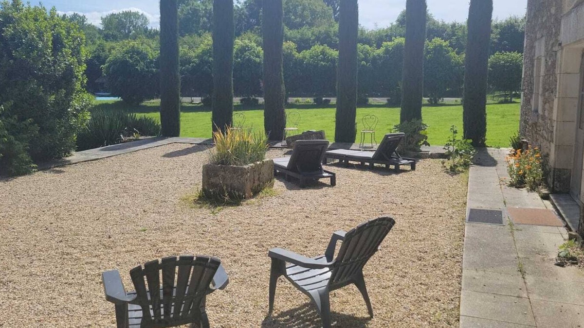 La Caillere-Saint-Hilaire Cottage | La Taupinière - Elegant Cottage in a Beautiful Garden - Swimming Pool - Tennis