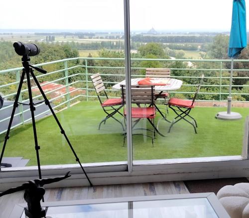 Roz-sur-Couesnon Apartment | La Terrasse du Mont St Michel, vue imprenable, appartement cosy pour 4 pers