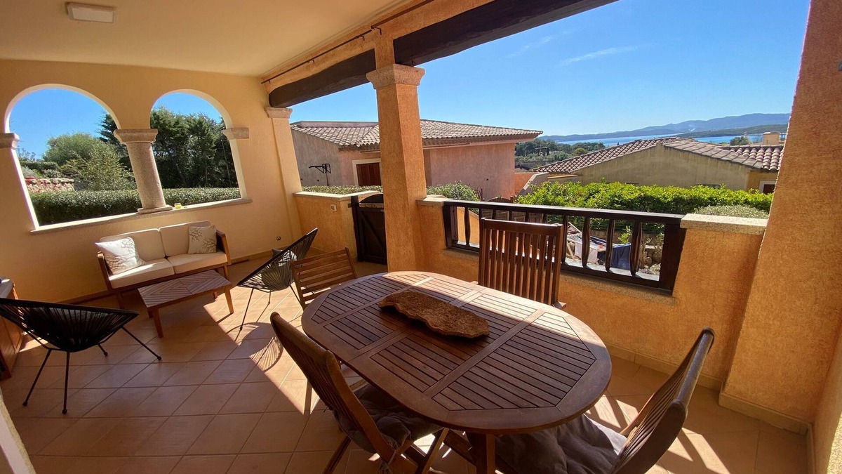 Pittulongu Apartment | La Terrazza Del Faro - Stunning 1 bedroom flat 600m from the beach