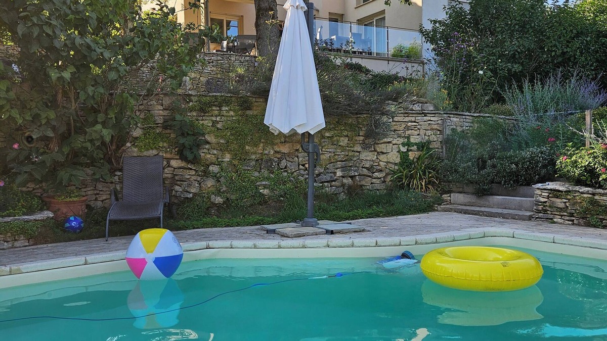 Beaune House | La Terre d'Or, large cozy cottage with garden and pool on the vineyards