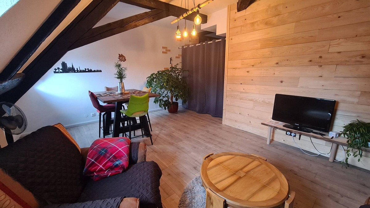 Thann Apartment | LA THANNOPEE - A charming home for backpackers