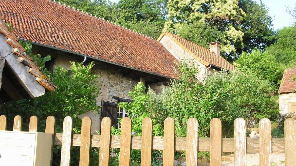 Marcilly-la-Gueurce Bed & Breakfast | La Tour