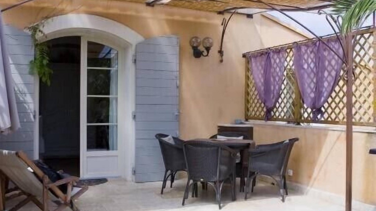 La Cadiere-d'Azur Cottage | La Treille Mas Bouteillans, charm, comfort, calm amid the olive grove