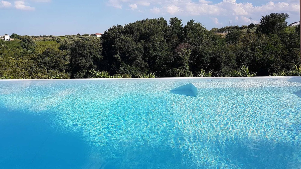 Crecchio Bed & Breakfast | La Vecchia Cantina - Borgo Baccile by Vini Fantini