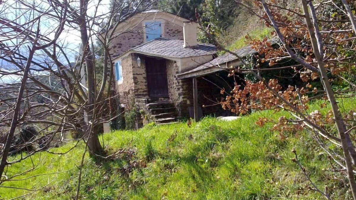 Prelo House | La Ventana Azul Lovely country house, Navia Valley. SPECIAL OFFER