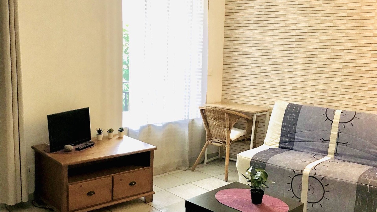 Villemagne-l'Argentiere Apartment | "La verrerie comfortable apartment