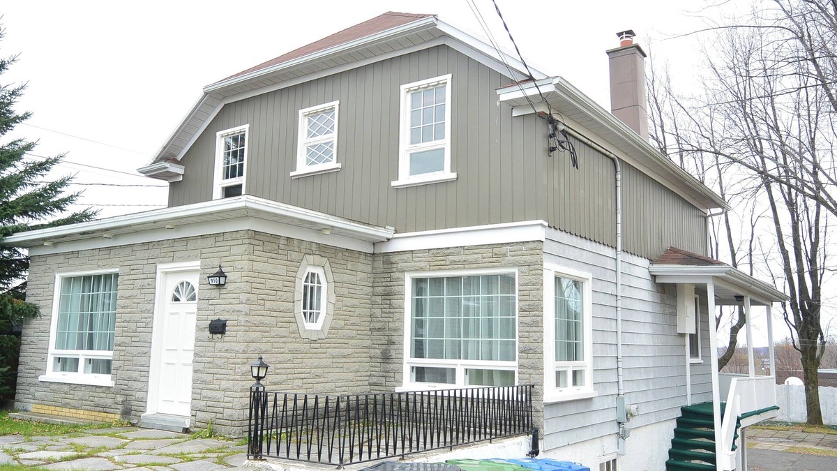 Quartier 5-4 House | La Vieille Maison