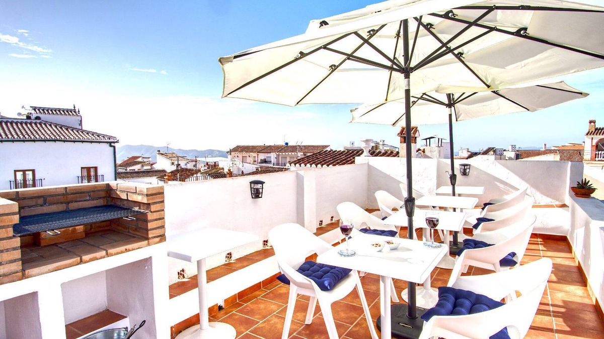 Canillas de Aceituno Bed & Breakfast | La Vieja Botica Bed & Breakfast