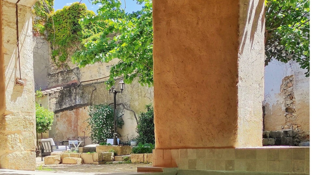 Vauvert House | La Vigneronne des Costières