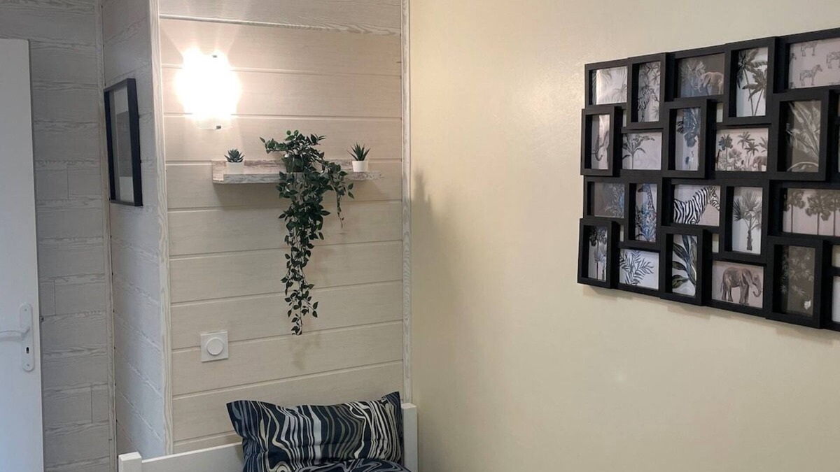Saint-Come-de-Fresne Apartment | La Villa d'Elisa - Apartment for 5 people