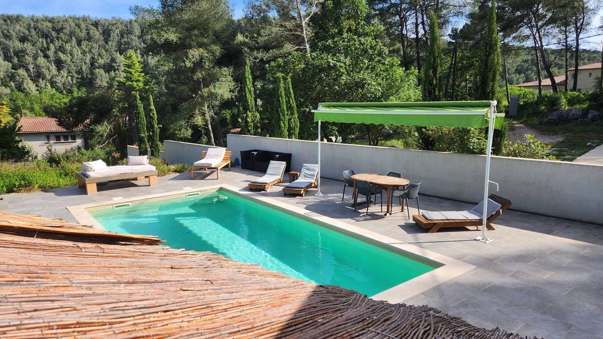 Roquefort-la-Bedoule Villa | La Villa des Rouvières