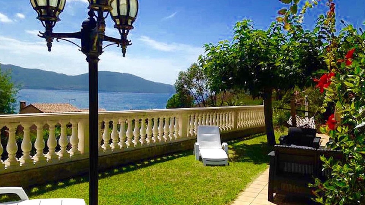 Residences du Golfe de Lava Villa | La Villa de Rose, facing the Gulf of Lava