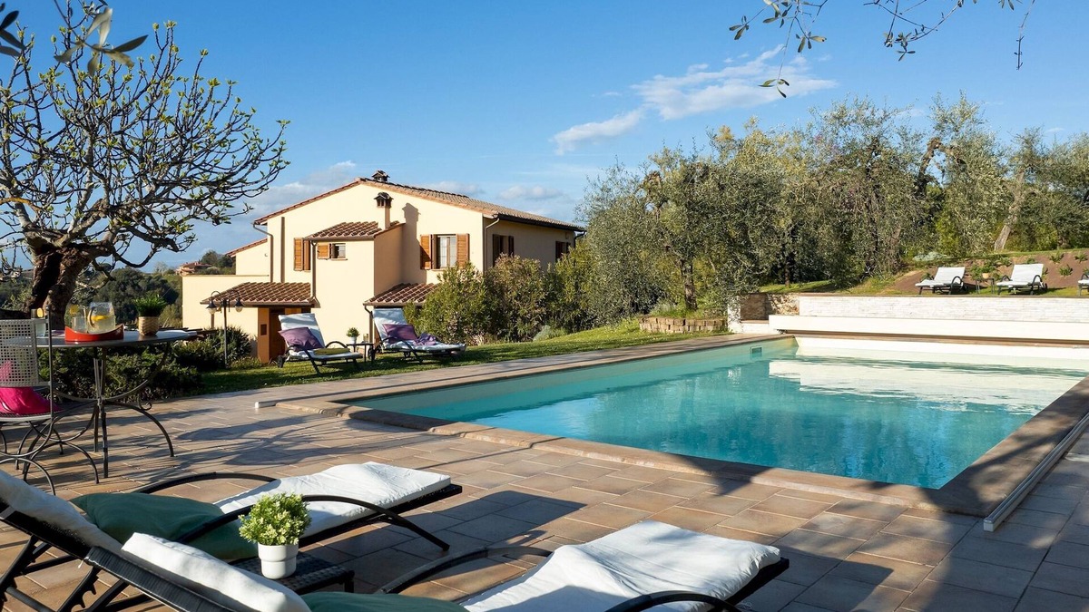 Lari Villa | La Villa nell'Isola Verde 12, Emma Villas