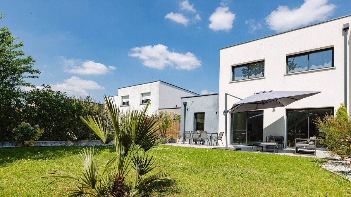 Orgeres House | La Villa Pop & Steel - maison avec 4 chambres