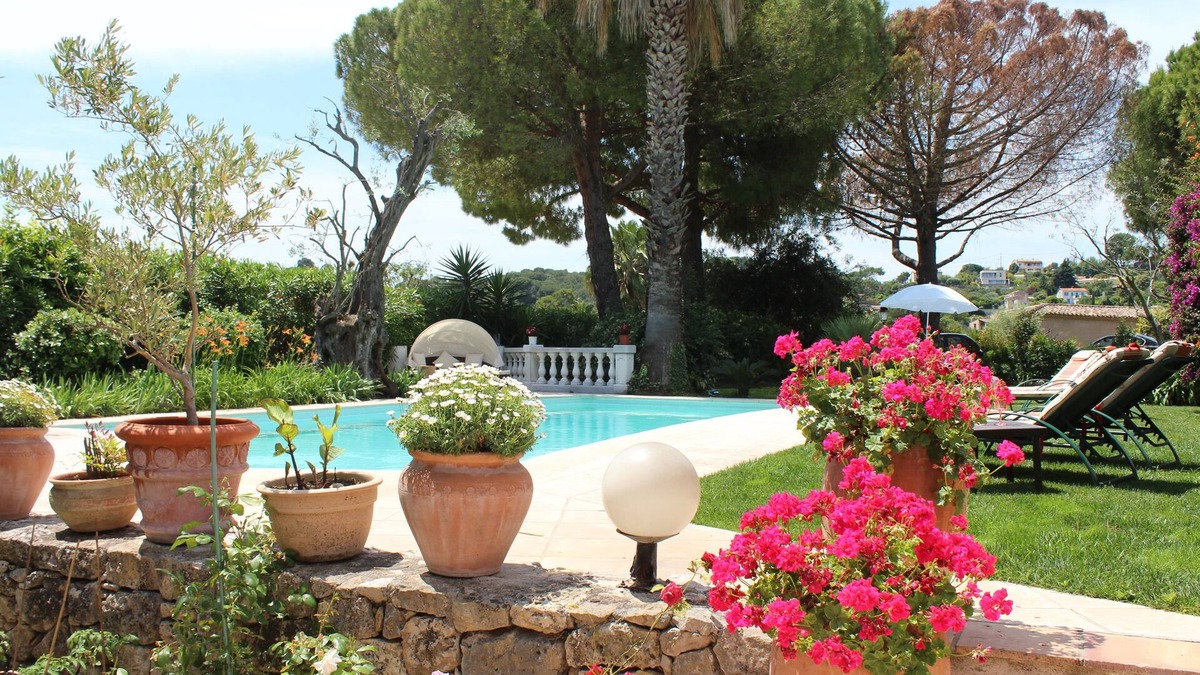 Antibes Bed & Breakfast | La Villa Topi