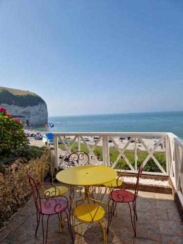 La Celle-sous-Gouzon Apartment | La vue mer