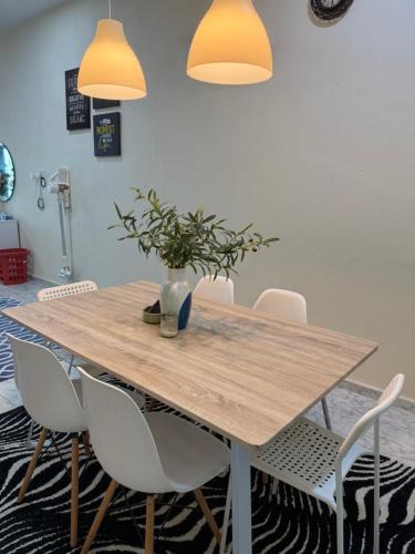 Kampung Telong House | La Zaira Homestay Telong Kandis - Free WiFi