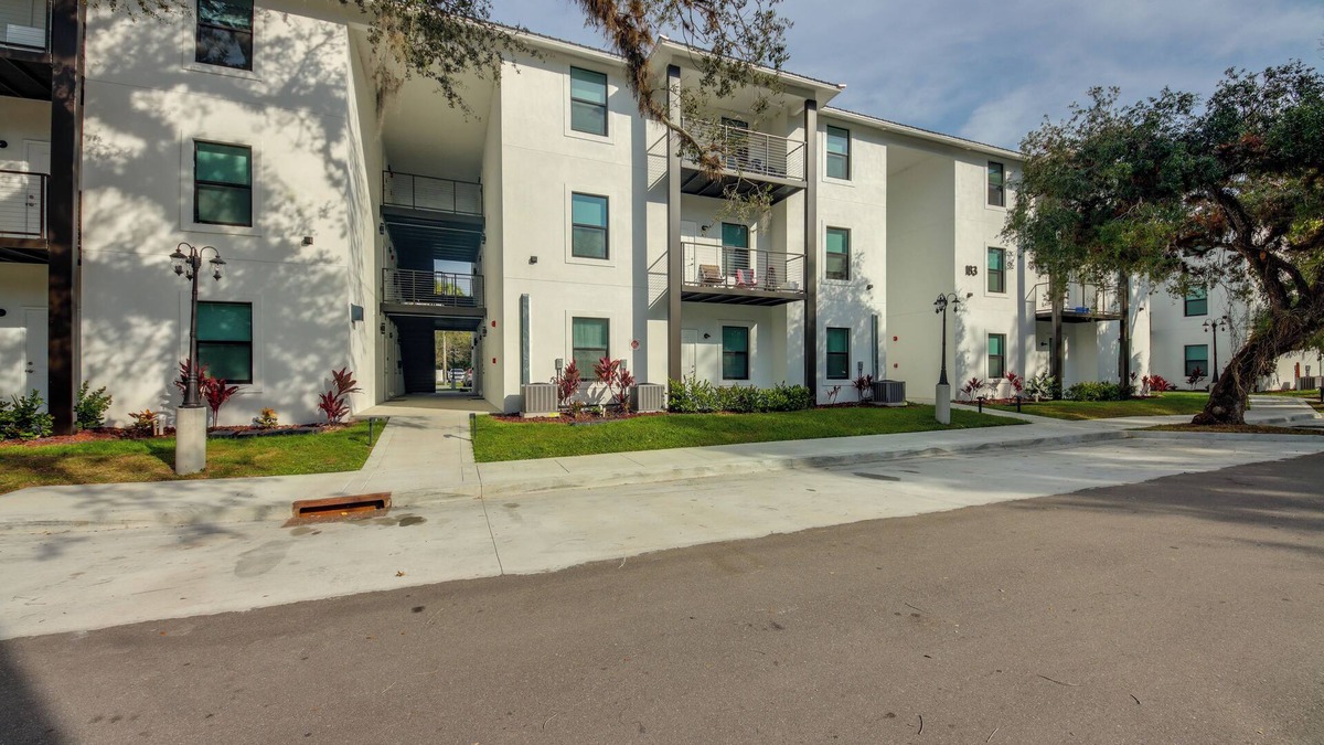 LaBelle Apartment | LaBelle Apartment, Close to Parks!