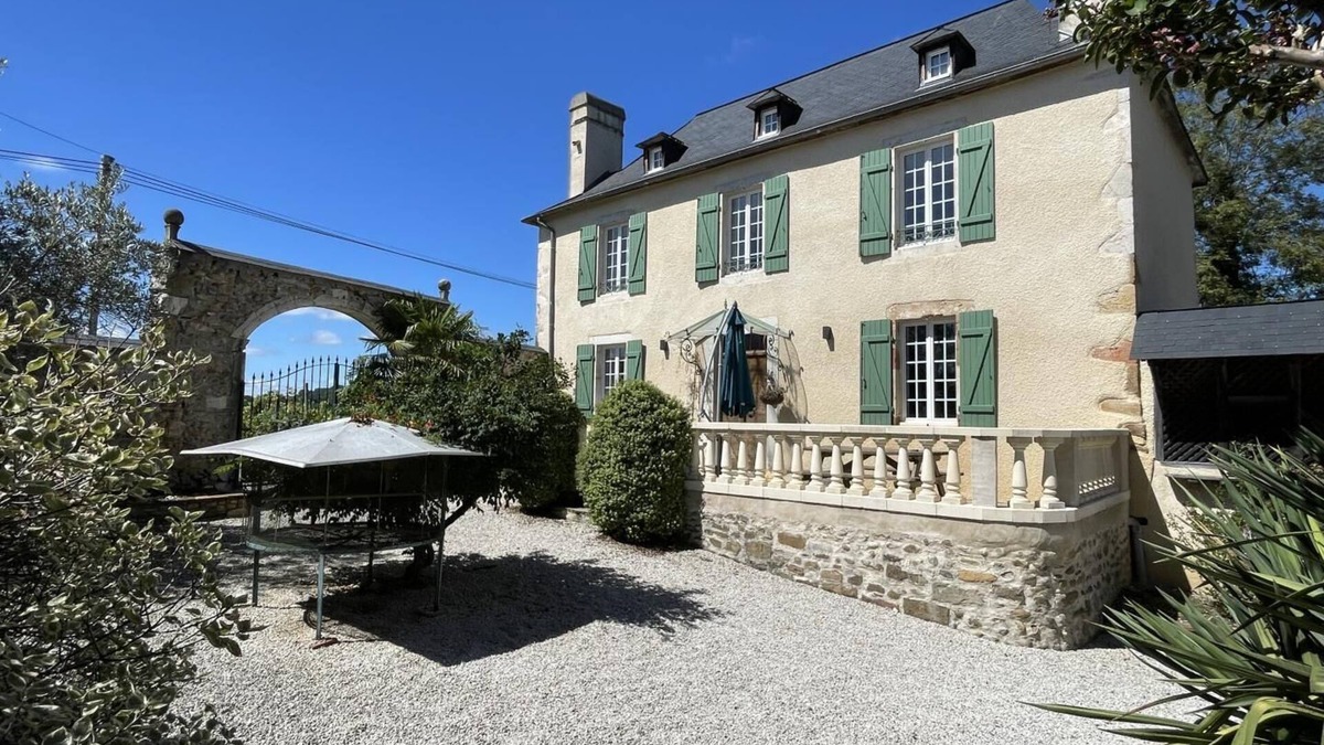 Laroin House | Lacoste - Laroin - Gîte