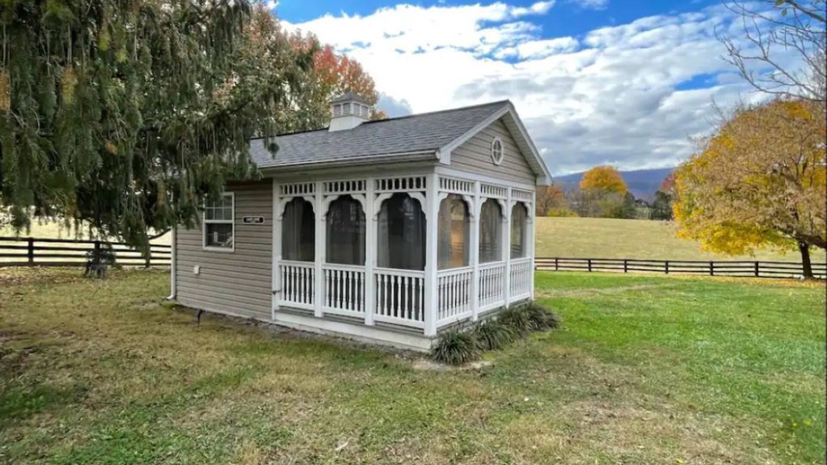 Elkton House | Lady Jane Cottage-Situated on a 250 Acre Riverfront Historic Farm