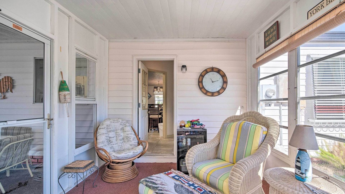 The Villages Cottage | Lady Lake House w/Lanai & Community Pool!