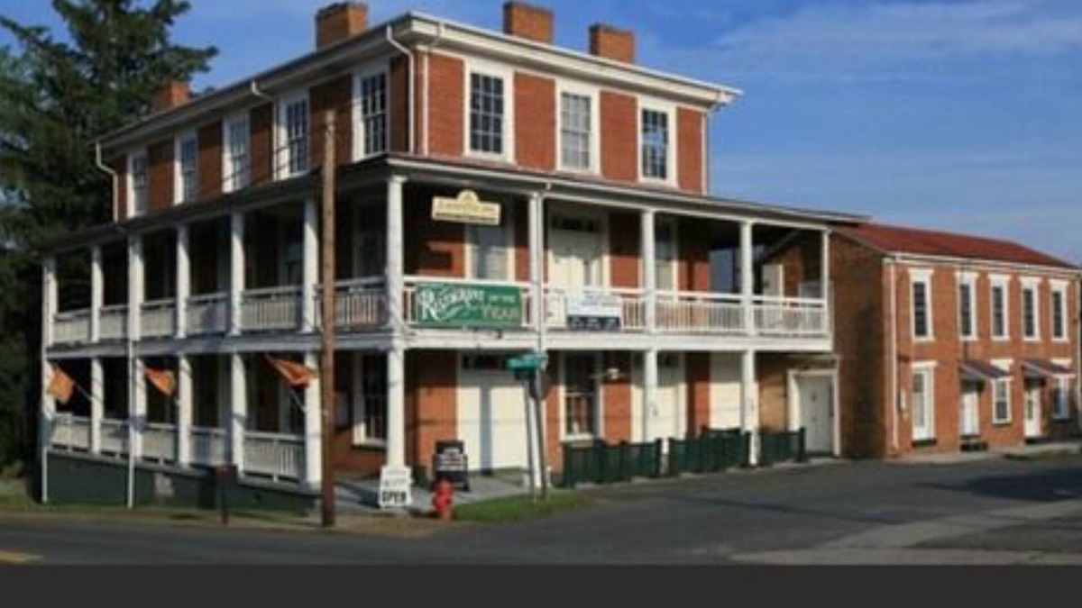 Stanardsville Bed & Breakfast | Lafayette Inn