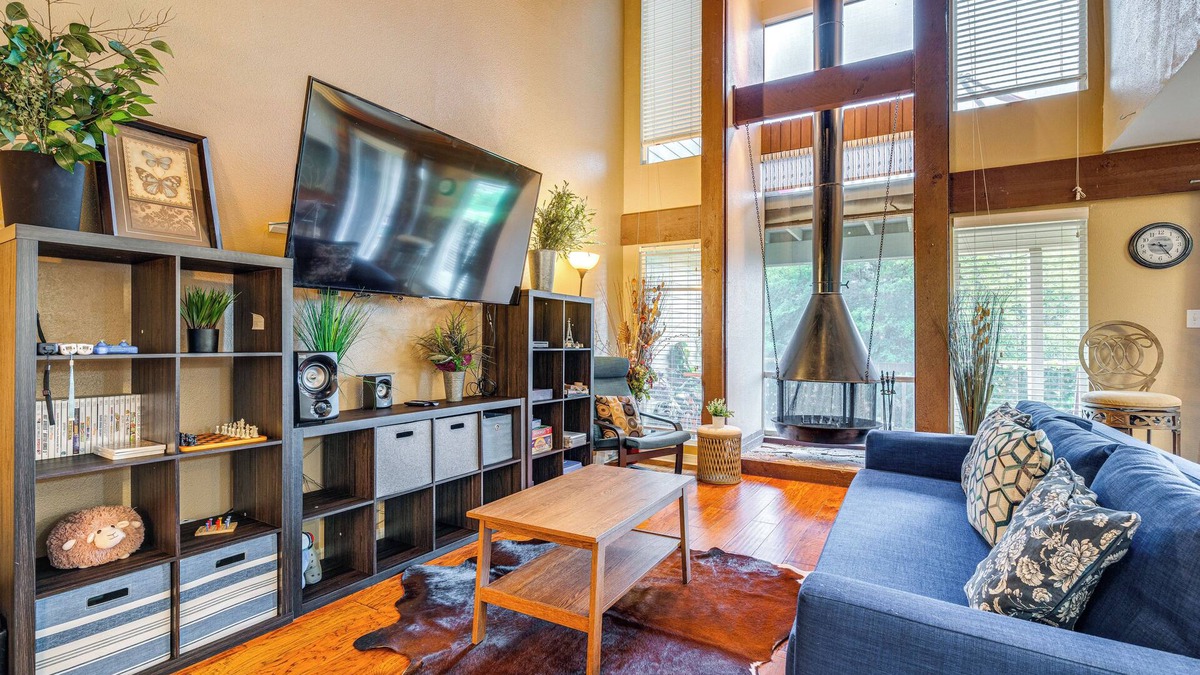 Point Venture House | Lago Vista Golf Getaway w/Decks + Pool Access!