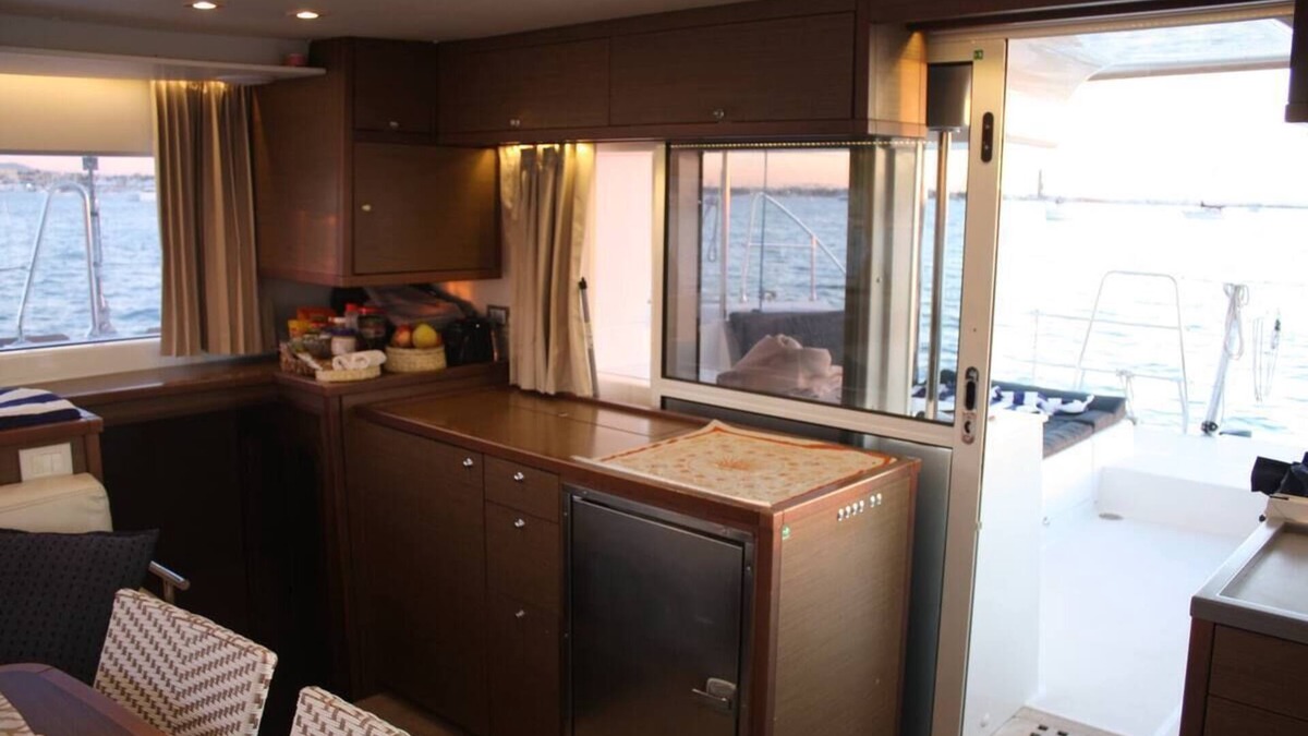 La Paz Boat Rental | Lagoon 450 F 2019 Catamaran