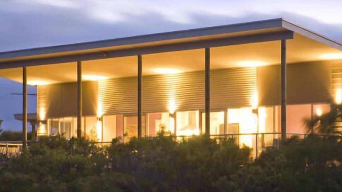 Sapphiretown House | Lagoon House with breathtaking views and only minutes to the beach