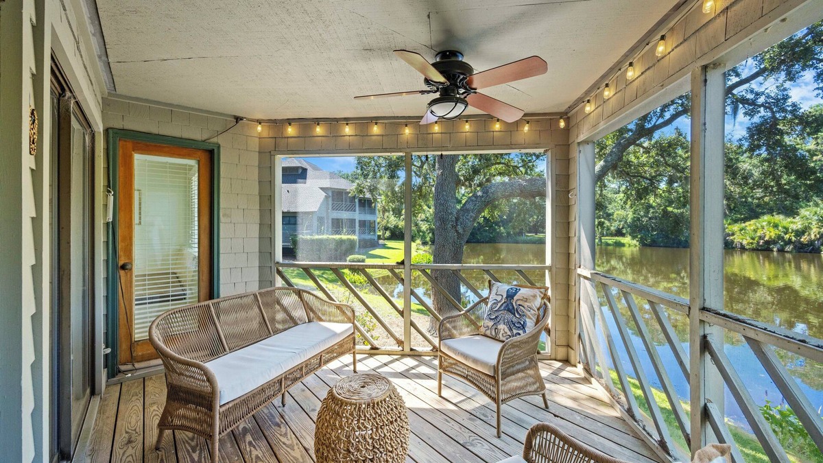 Kiawah Island Condo | Lagoon View! Updated Kiawah Tennis Club Villa! Screened Porch! NEW LISTING