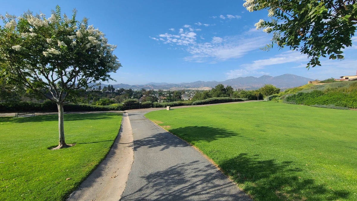 Aliso Viejo House | Laguna Paradise 3-bedroom in Aliso Viejo w AC, fitness room, pool, jacuzzi, park