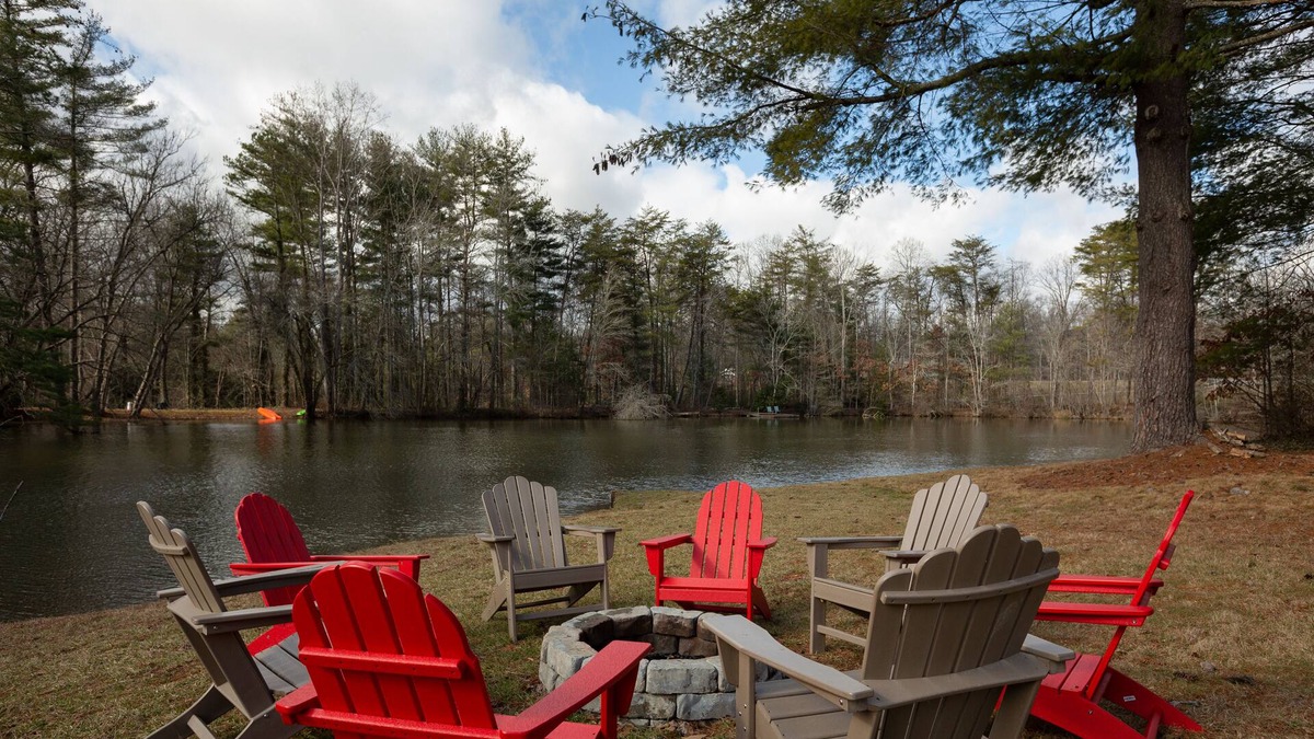 Mountain Home House | Lake Access, Firepit, Gameroom, Mins to AVL/Hendo