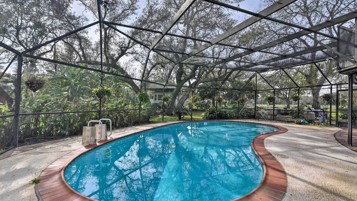 Freeport House | Lake Access & Pool: Spacious Freeport Home!