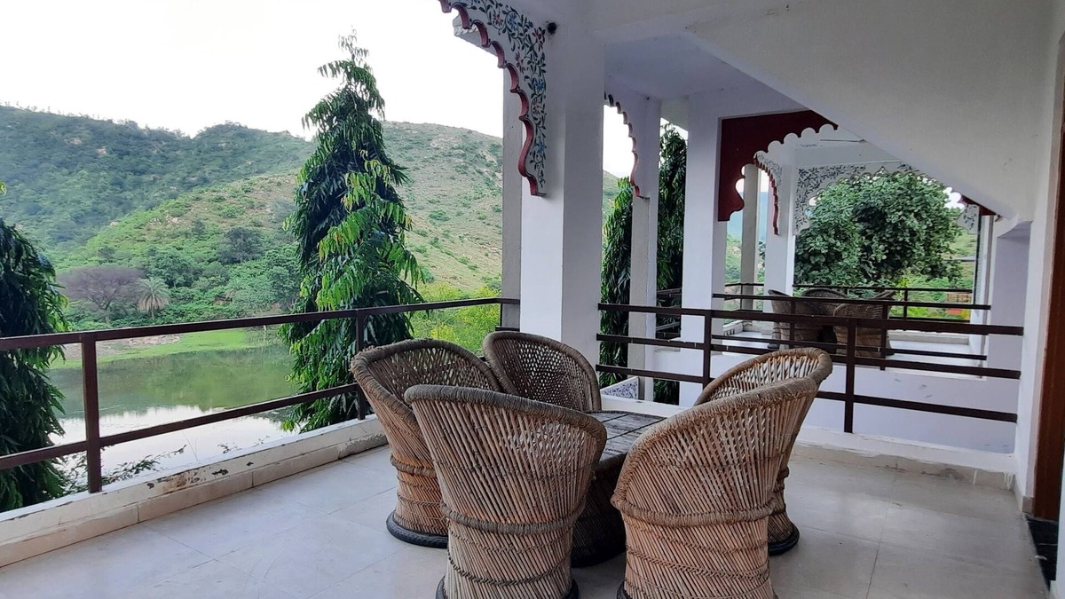 Kanooja Hotel | Lake Alpi resort Kumbhalgarh
