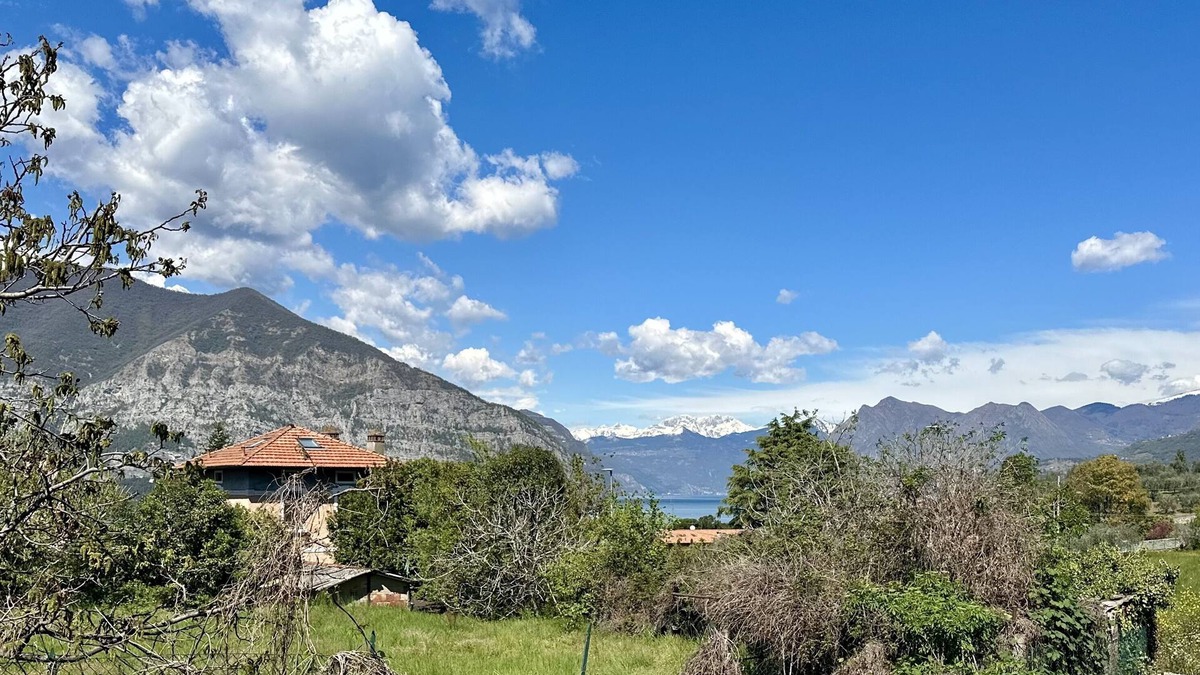 Iseo House | Lake and mountain view house - with private garage