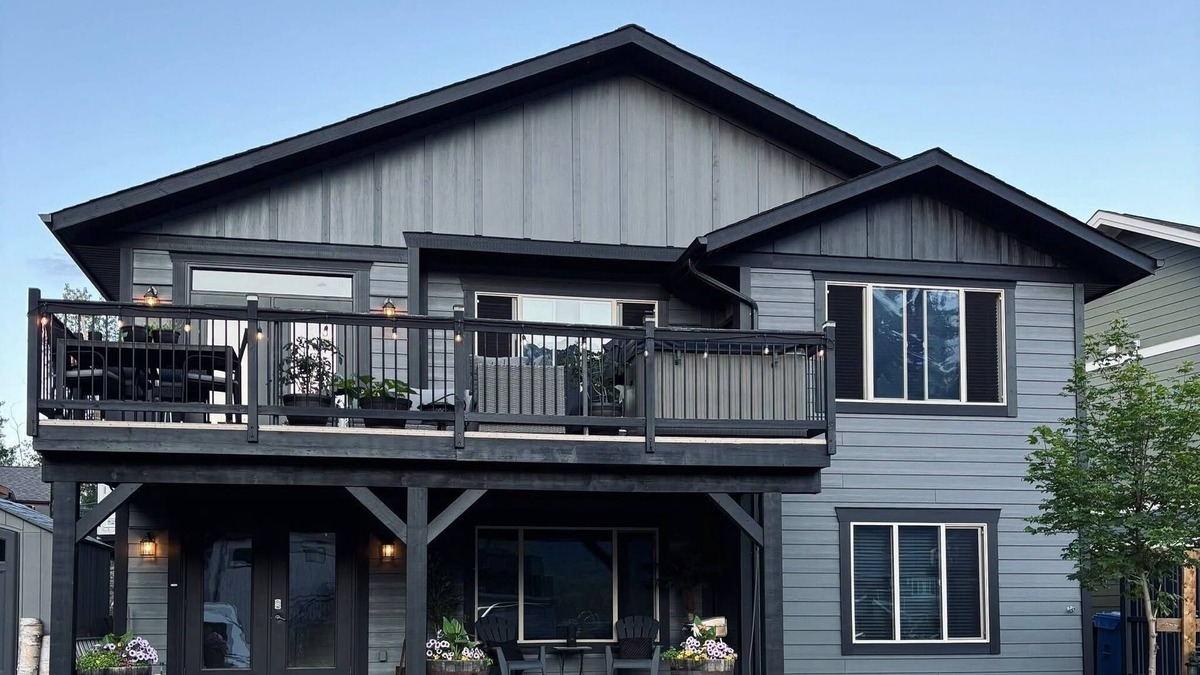 Smithers House | Lake and Peak Retreat