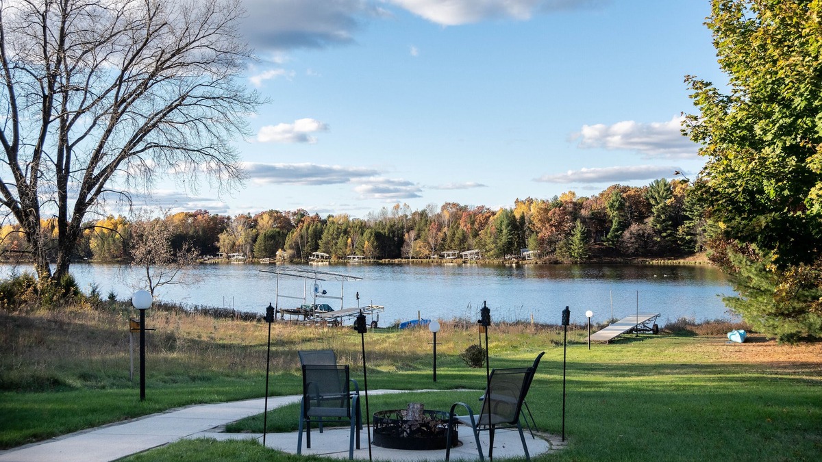 Rome House | Lake Arrowhead lakefront, 4 bedroom, game room, pontoon available to rent!