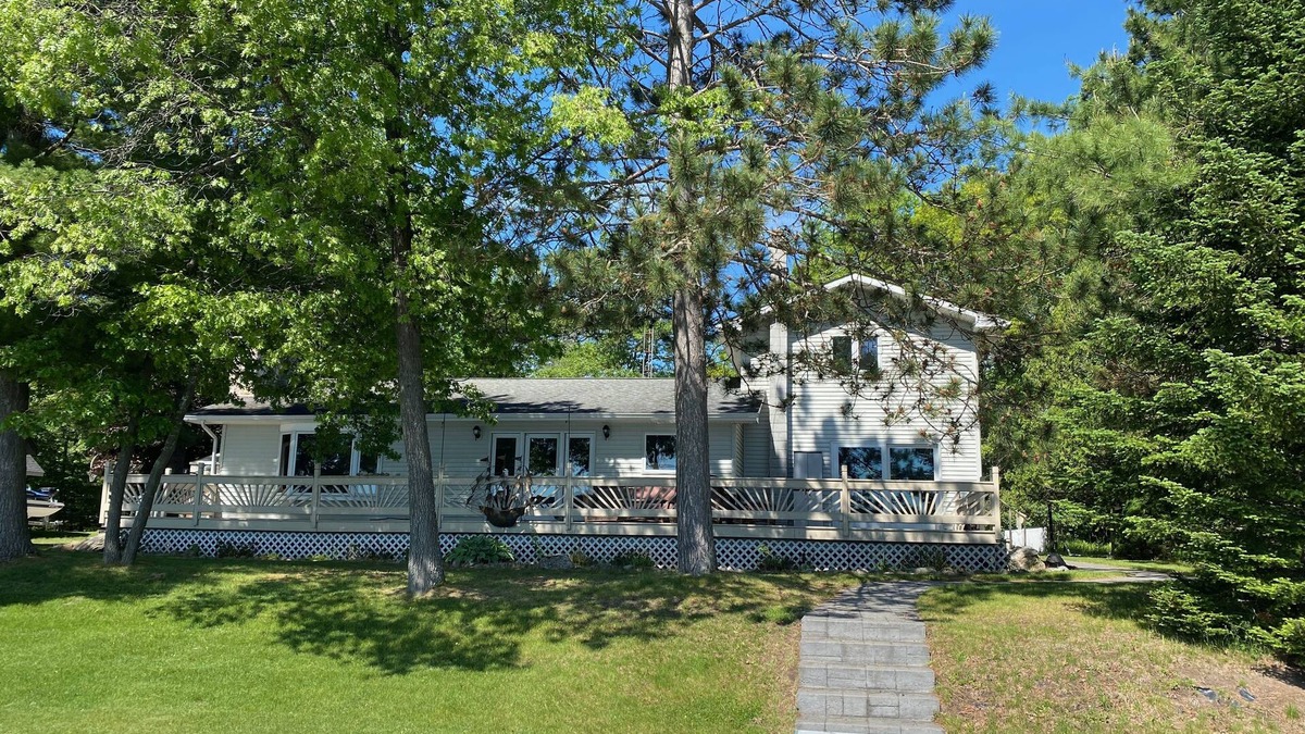 Hillman House | Lake Avalon - Charming 4-bedroom, 2-Bathroom Lake House