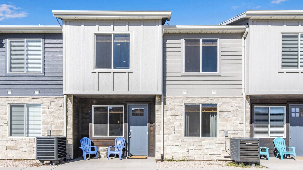 Garden City House | Lake Bearadise | Townhouse | Boat/Trailer Parking