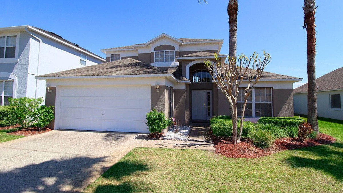 Lake Berkley Villa | Lake Berkley Villa, Lakefront , Enclosed Private Pool, Game Room, 1GB Wi-fi