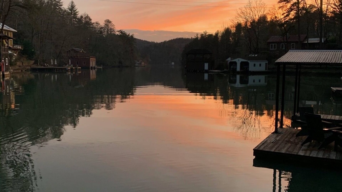 Tiger House | Lake Burton : Hooked on Fun : Private Dock