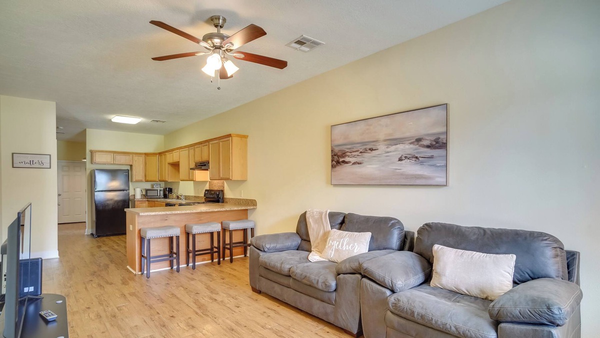 Lake Charles House | Lake Charles Vacation Rental ~ 3 Mi to Downtown!
