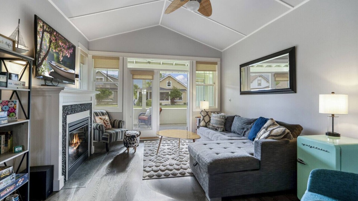 Oroville House | Lake Cottage @ Veranda Beach