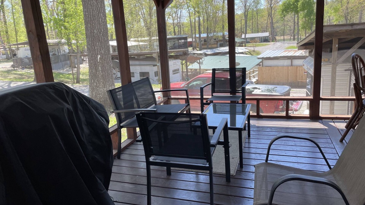 Dandridge RV Rental | Lake Daze Cozy Camper in Dandridge TN on Lake Douglas. Close to Attractions!