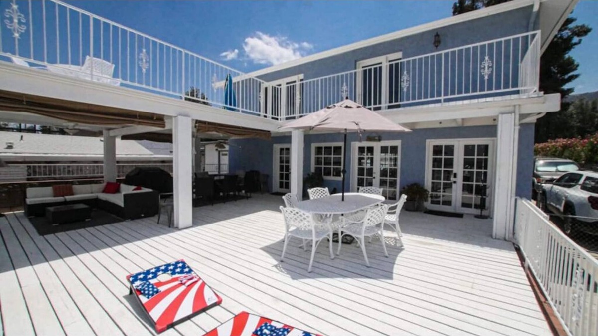 Lakeland Village House | Lake Elsinore Lakehouse