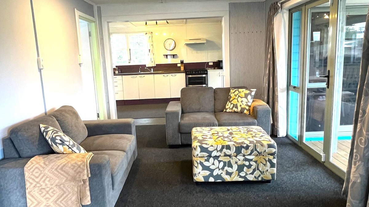 Mangakino House | Lake Escape for Eight