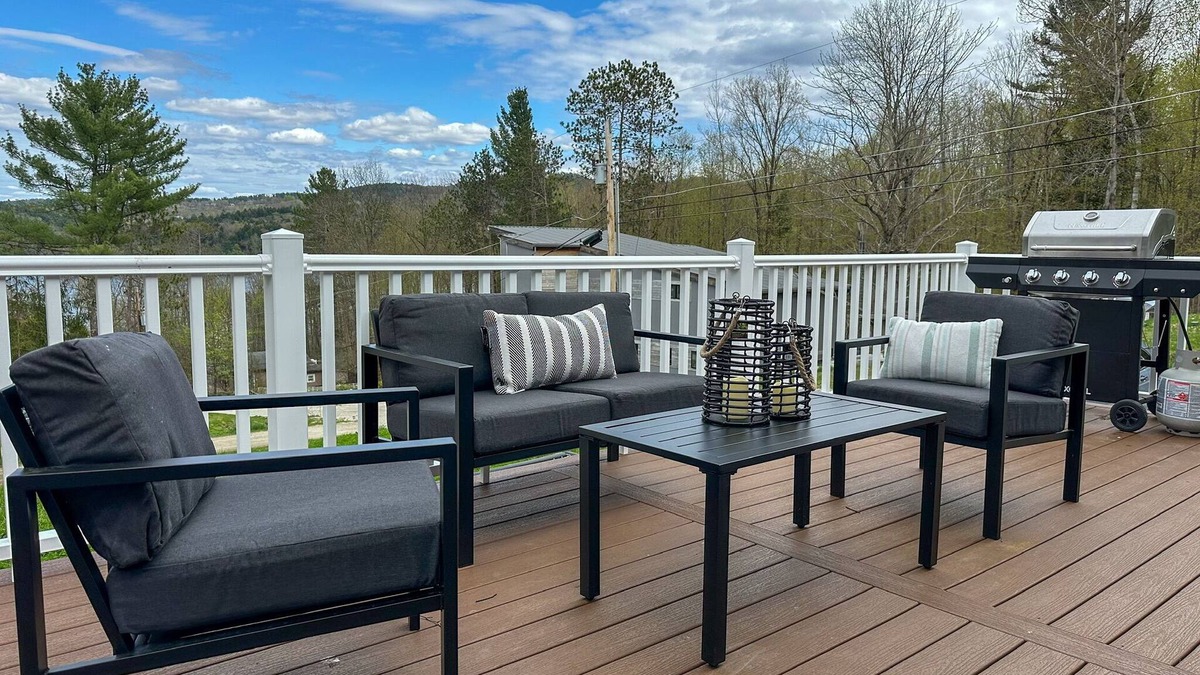 Williston House | Lake Escape: Newly Renovated Waterview Home with Lake Access