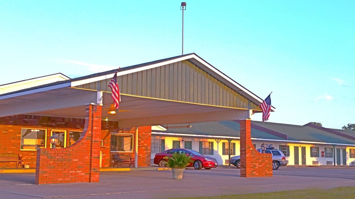 Checotah Hotel | Lake Eufaula Inn