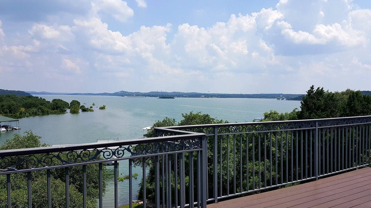 Gate Hollow Estates House | Lake Front Home with Beautiful View on Lake Travis