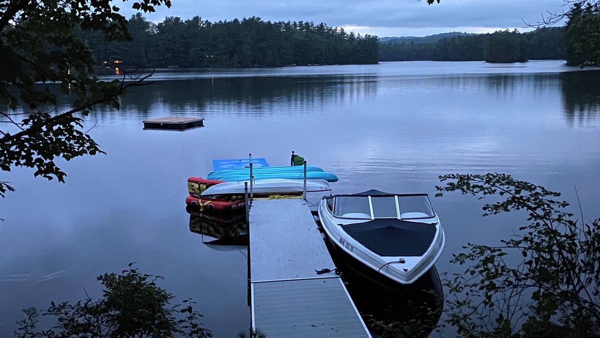 Vienna House | Lake Front Life! Private Dock for 16+, HotTub, Boating, 6 Kayaks & Theatre Room
